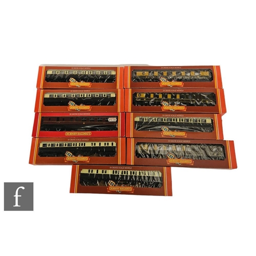 4084 - Nine OO gauge Hornby passenger coaches, GWR and Pullman, boxed. (9)