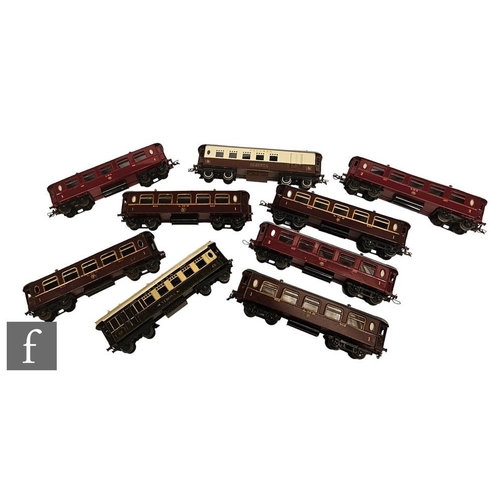 4117 - Nine O gauge Hornby passenger coaches, some repainted. (9)