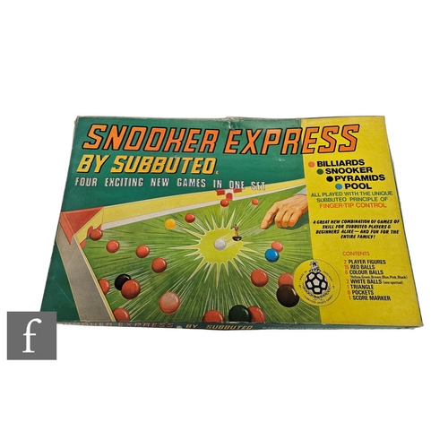 4422 - A Subbuteo Snooker Express, boxed.