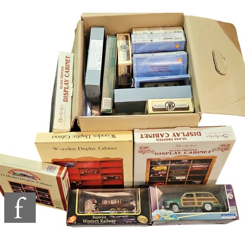 4393 - A large collection of assorted diecast models, to include Matchbox, Lledo Days Gone, Superior Classi... 