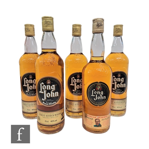 418 - A collection of Long John Blended Scotch whisky to include four bottles of 1970s/80s bottling, and a... 