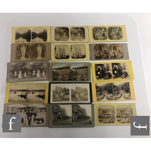 333 - Two hand held Stereoscopic viewers, damaged, and a large collection of slides. (qty)