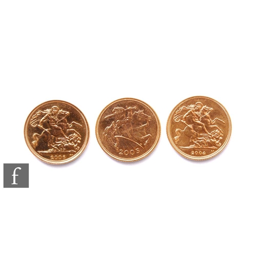 40 - Elizabeth II - Three sovereigns, 2004, 2005 and 2006. (3)