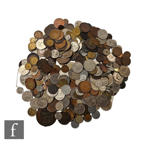 582 - A large collection of assorted 19th and 20th Century foreign and English nickel and copper coinage. ... 