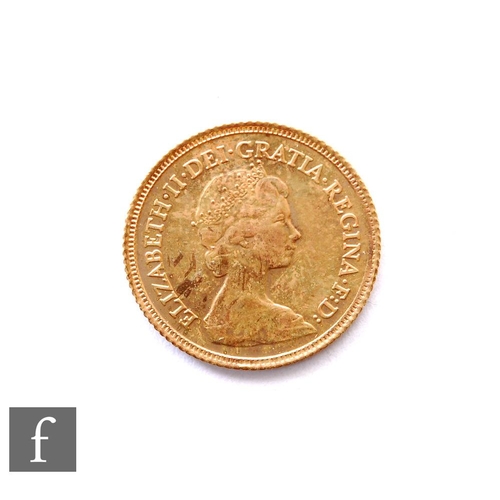 648 - An Elizabeth II 1982 half sovereign.