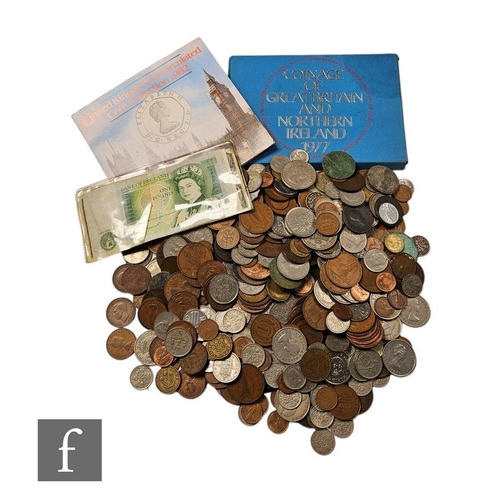 650 - A quantity of mixed nickel and copper coinage including the 1982 uncirculated coin collection and a ... 