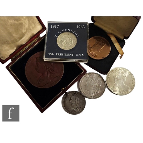 656 - Various Victoria to Elizabeth coinage to include half crown 1890, an 1837-97 cased medal, a Morgan d... 