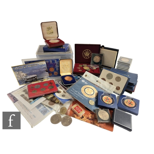 815 - Assorted coin sets including a set of sixpences, 1939-1945 commemorative issues, single Royal Mint c... 