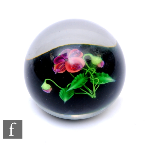 847 - A later 20th Century Lundberg Studios glass paperweight designed by Daniel Salazar, of domed form, i... 