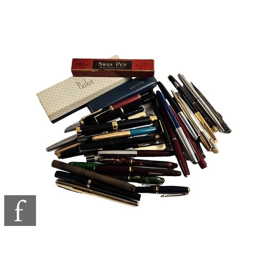 245 - A large collection of fountain pens to include Conway Stewart, Parker, Swan and other makers, also s... 