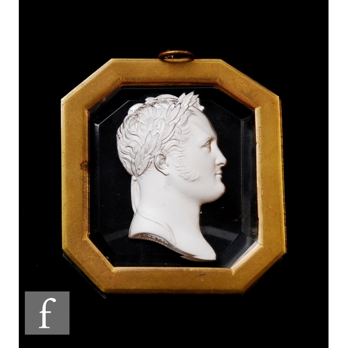 701 - An early 19th Century Baccarat sulphide portrait, circa 1820, depicting Alexander I of Russia, encas... 