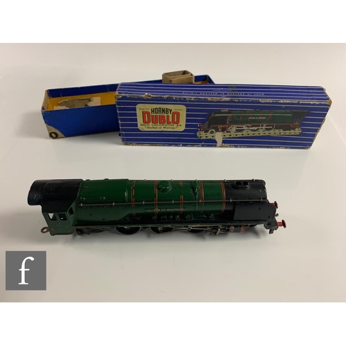 134 - Five OO gauge Hornby Dublo locomotives, comprising LT25 2-8-0 BR black 48158, 3234 2-8-0 BR black 48... 