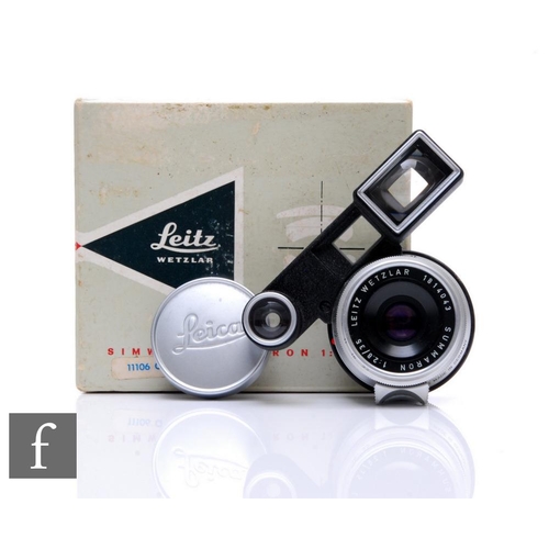 135 - A Leica Leitz Summaron f2.8 35mm lens, numbered 1814043, boxed.
