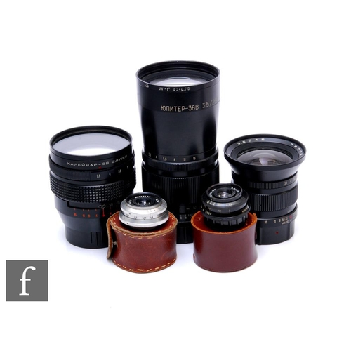 149 - A collection of various Soviet lenses, to include MIR 45mm f3.5 lens for medium format Kiev 88, seri... 