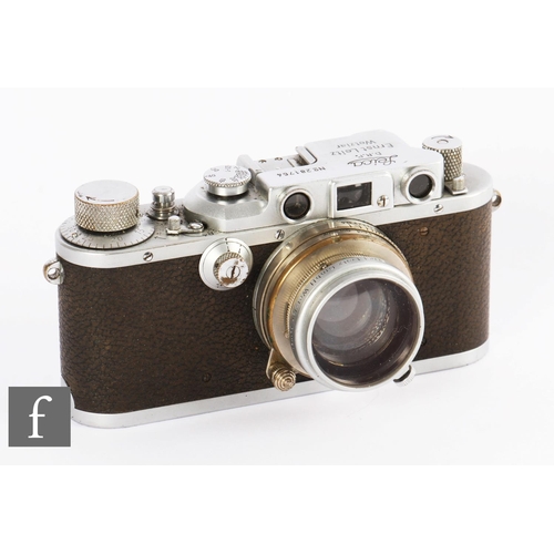 162 - A Leica IIIb, 1938, chrome, serial number 281764, with leather case.