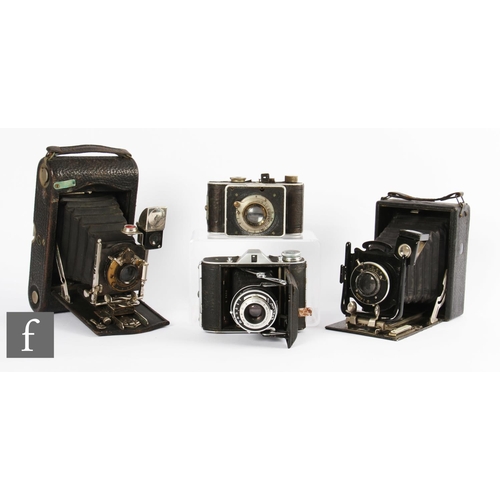 171 - A collection of folding cameras, to Ensign Selfix 16-20, a Cameo Lukos II and Eastman Kodak. (4)