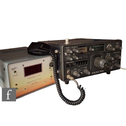 541 - A Yaesu FT101ZD HF Transceiver, with microphone and leads and squelch modification to case, with man... 