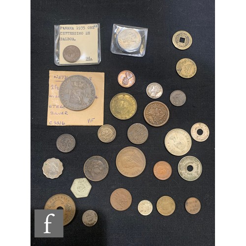 65 - Various - A collection of 18th and 19th Century coinage to include George III half pennies, later ni... 