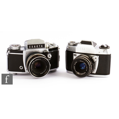 900 - An Ihagee Exakta Varex IIb SLR Camera, with Zeiss lenses - Tessar f/2.8 50mm lens, together with a E... 