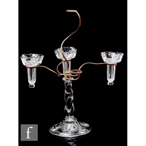 450 - A Stuart & Sons clear crystal glass table centre, comprising three peacock eye flower pockets mo... 