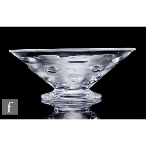 470 - A 20th Century Thomas Webb clear crystal glass bowl, of footed flared form decorated with dimples to... 