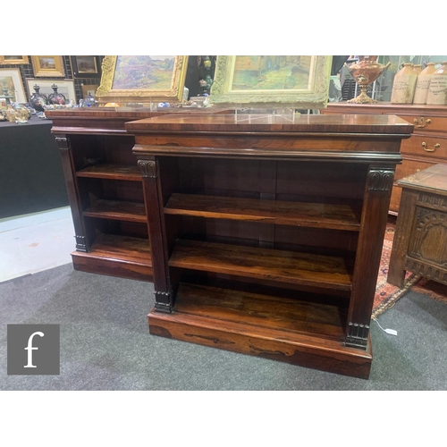 1043 - A pair of small William IV rosewood open bookcases, fixed shelfs below a moulded edge top flanked by... 