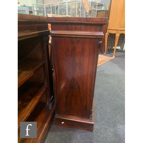 1043 - A pair of small William IV rosewood open bookcases, fixed shelfs below a moulded edge top flanked by... 