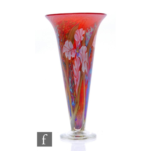 723 - A Richard P. Golding for Station Glass contemporary limited edition glass vase made for the Dia... 