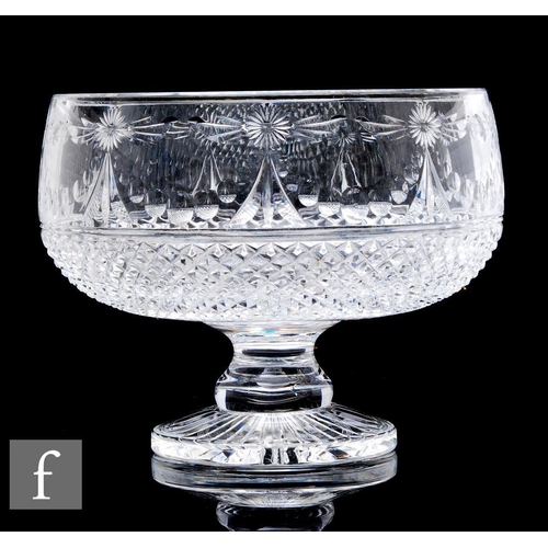 705 - A later 20th Century Stuart & Sons clear crystal pedestal punch bowl, in the Beaconsfield patter... 