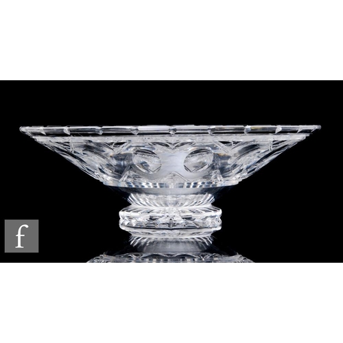 702 - A mid 20th Century Stuart & Sons clear crystal bowl, designed by Ludwig Kny, of footed conical f... 