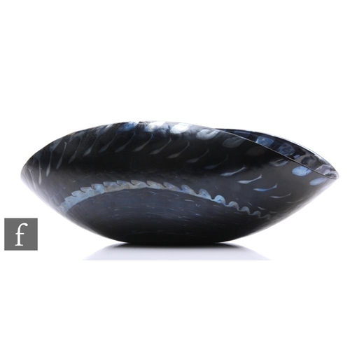 776 - A large 20th Century Italian Art glass bowl, the circular body with pulled sides, decorated with a r... 