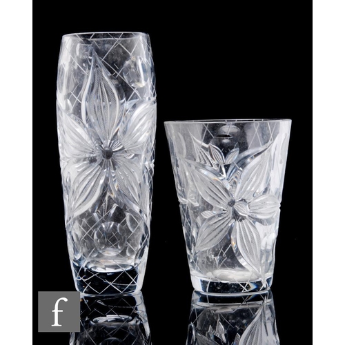 835 - A 1930s clear cut crystal glass vase of swollen sleeve form, decorated with a large abstract flower ... 