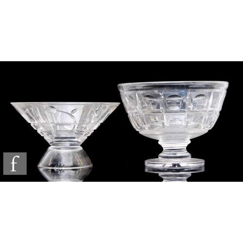 851 - A large 1930s Stuart & Sons Art Deco cut crystal glass bowl of flared circular form, decorated w... 