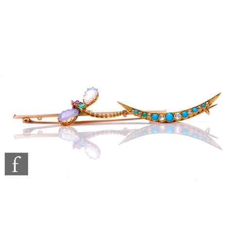 79 - A 15ct opal, emerald, ruby and seed pearl set bar brooch modelled as a dragonfly, weight 5.5g, lengt... 