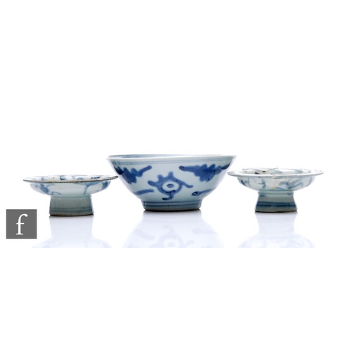 54 - A collection of assorted 18th Century Chinese porcelain items, to include a footed and flared bowl a... 