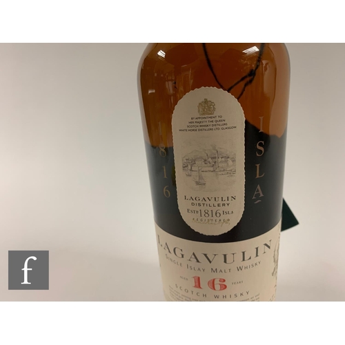 615 - A bottle of Lagavulin 16 years aged single malt whisky, 1990s bottling, 70cl.PLEASE VIEW CONDITION R... 