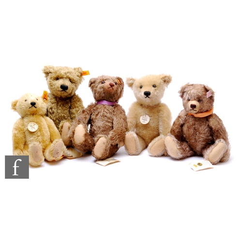 287 - A collection of Steiff teddy bears, comprising 406898 1922 Replica, limited edition 1835 of 5000, 66... 