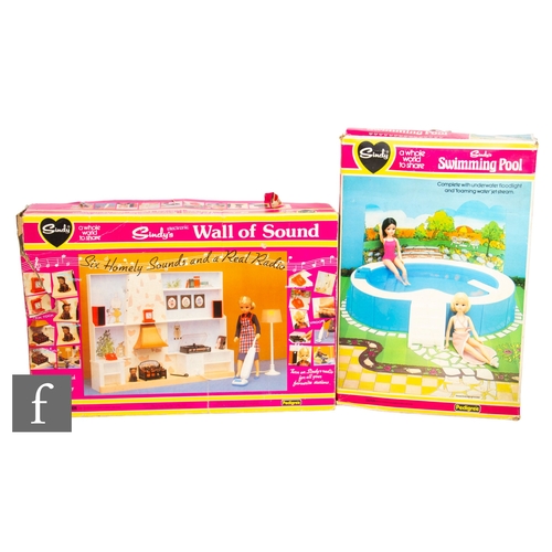 302 - Two Pedigree Sindy items, Wall of Sound and Swimming Pool, boxed. (2)PLEASE VIEW CONDITION REPORT... 