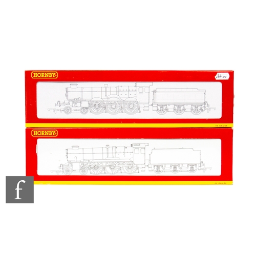 342 - Two OO gauge Hornby locomotives, R2280 4-6-0 BR green Castle Class 'Blenheim Castle' and R2211 4-6-0... 