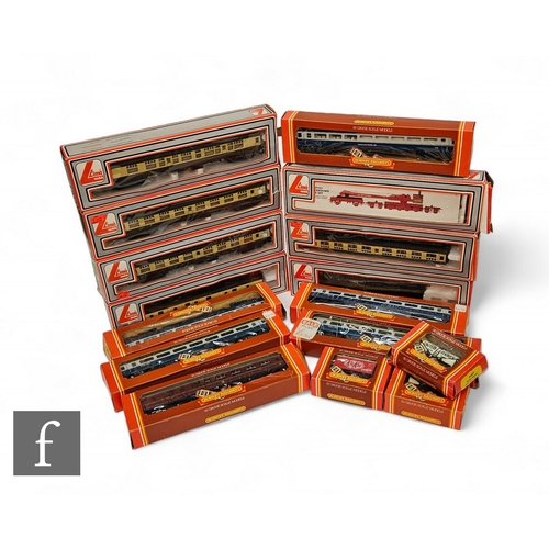 362 - A collection of thirteen OO gauge passenger coaches by Hornby and Lima, together with three items of... 