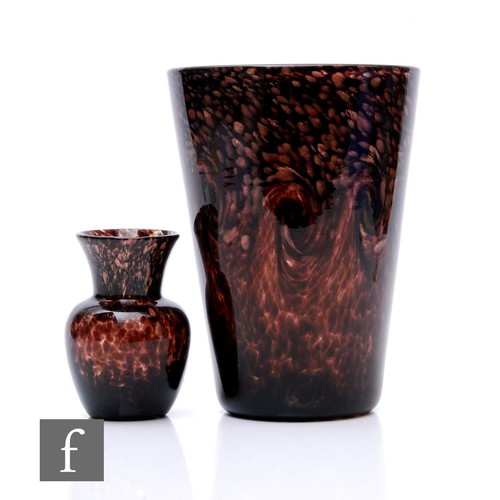 257 - A 20th Century Strathearn vase of flared bucket form, the mottled chestnut brown/amethyst swirling g... 