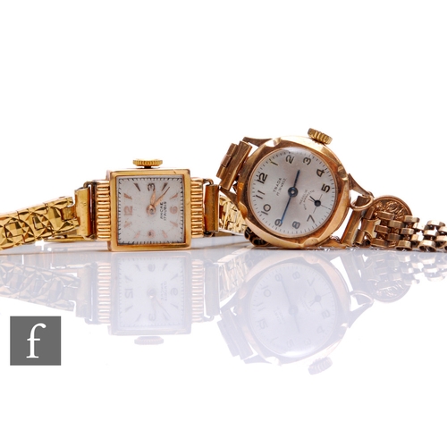 307 - A 9ct hallmarked lady's Trada manual wind wrist watch to a 9ct bracelet, total weight 18g, with a si... 