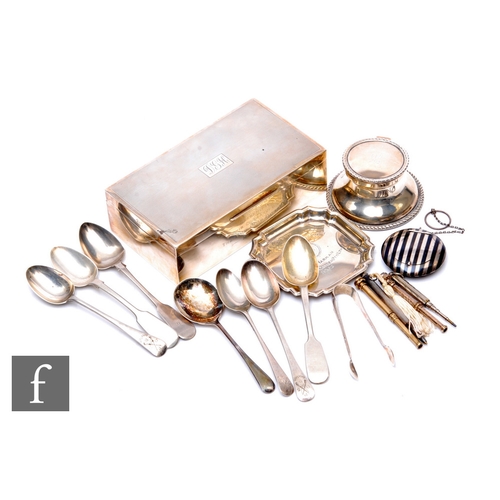 54 - A small parcel lot of hallmarked silver items to included a cigarette box, ink well, pin dish, flat ... 