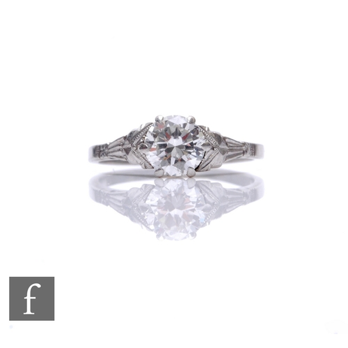 261 - An early 20th Century platinum set diamond solitaire ring, brilliant cut claw set stones, weight app... 