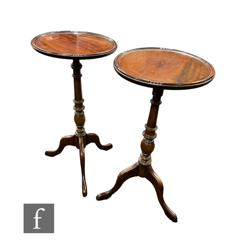 613 - A small pair of Edwardian mahogany wine tables, turned beaded tops over tripod bases, diameters 27cm... 