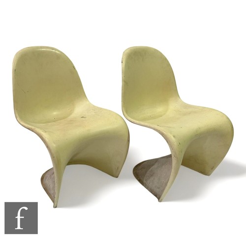 938 - Verner Panton & Rolf Fehlbaum - Vitra - Panton or S Chair - A pair of early examples, believed t... 