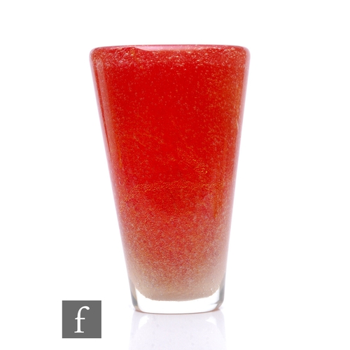 1051 - Flavio Poli - Seguso (attributed) - A mid Century Murano 'rosso pulegoso oro' cased glass vase, of f... 