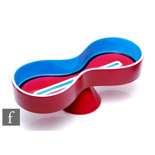 1133 - Karim Rashid - Bitossi - A limited edition table centre bowl titled 'Intense Pink footed centrepiece... 