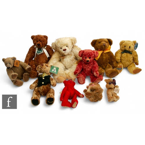 298 - A collection of assorted teddy bears, with some artist designed examples, to include Jaymar Creation... 