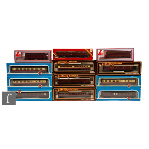 49 - A collection of assorted OO gauge coaches, to include AirFix, Mainline, Lima and Hornby, all boxed. ... 